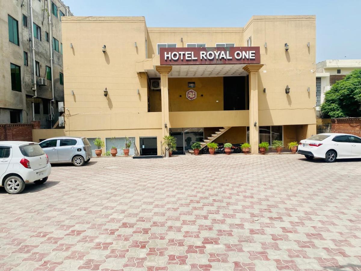 Hotel Royal One Multan Exterior foto